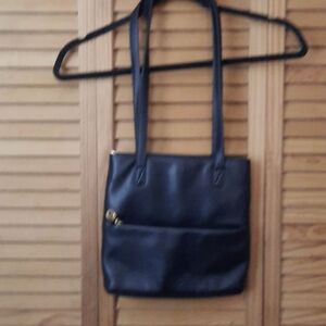 Stone Mountain Black Leather 4 Pocket Bucket Shoulder Handbag